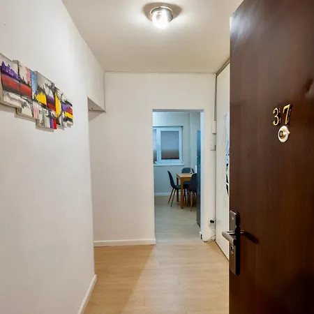 アパート Central Apartment